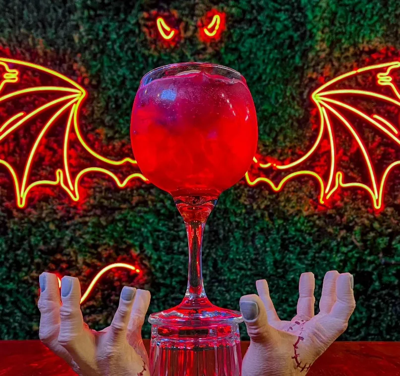 Haunted tiene tragos de autor con los nombres de los personajes